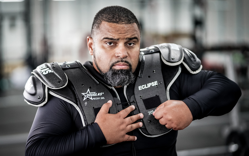 How to Choose the Right Football Shoulder Pads for Your Position