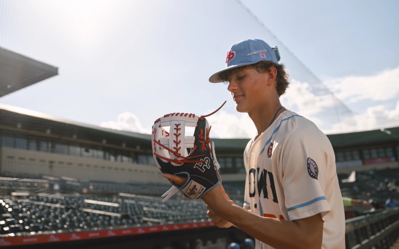 What to Know Before Choosing Your Outfielder’s Glove