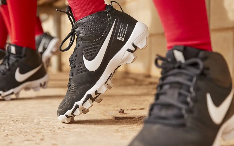 What to Look for When Buying Baseball Shoes?