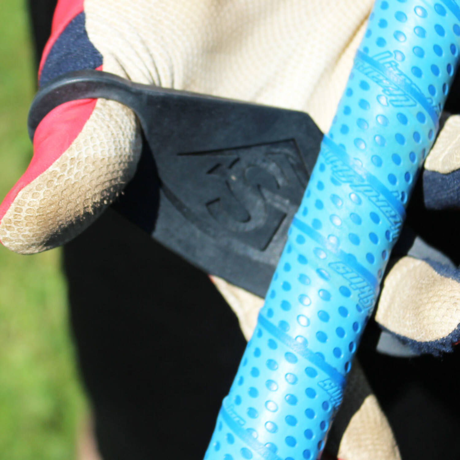 Louisville Slugger Blaze Power Grip (L60710) | Bat Control Baseball Softball Wrap