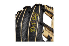 Wilson WBW1004321175 11,75 Inch Leather A2000 Ke’Bryan Hayes Baseball Infield Glove | Left Hand Catch