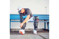 Easton Hellcat Softball Fielders Leg Guard S/M Black